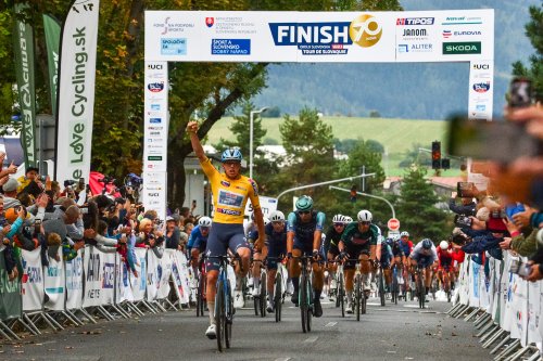Okolo Slovenska dva naši v druhé desítce celkového pořadí. Z dílčích třikrát top 10 v etapách, z toho jedno pódium a ve čtyřech z pěti etap v denních únicích