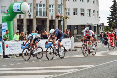 Okolo Slovenska dva naši v druhé desítce celkového pořadí. Z dílčích třikrát top 10 v etapách, z toho jedno pódium a ve čtyřech z pěti etap v denních únicích