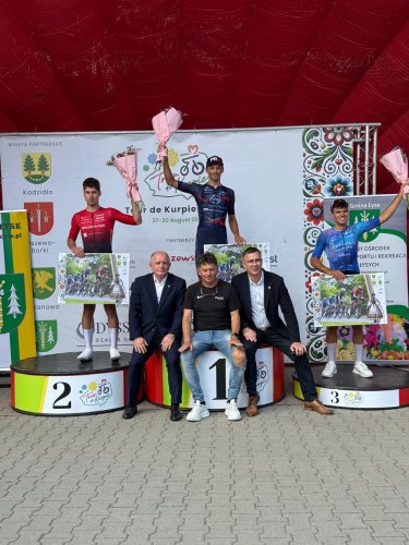 Po Tour de Kurpie, kde jsme vyhráli dvě etapy, obsadili dvě místa na konečném pódiu a získali 113 UCI bodů, jsme pátým týmem světa v počtu sezónních vítězství