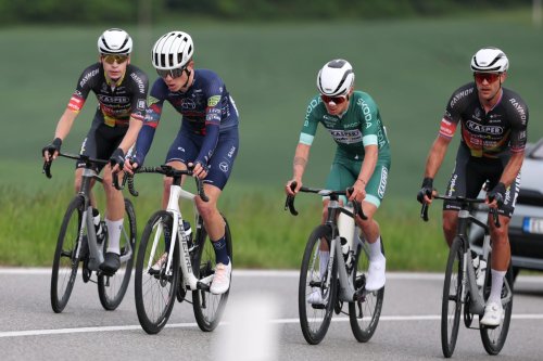 Na Flèche du Sud (2.1) jsme skončili třikrát v top 10 a získali 6 UCI bodů. V Kyjově nám patřilo 4. a 6. místo