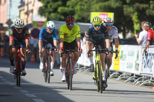 Cyklisté ATT Investments závodili v uplynulém týdnu na třech frontách. Vítězství se dočkali na Velké ceně Hradce Králové, která se stala kořistí Matúše Štočka