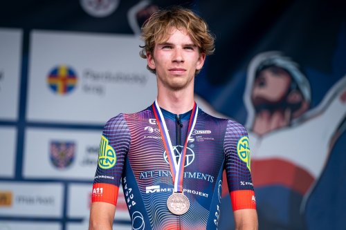 Cyklisté ATT Investments z mistrovských šampionátů v hromadném závodě čtyř zemí vytěžili tři pódiová umístění. Celkem obohatili letošní sbírku o dalších 329 UCI bodů