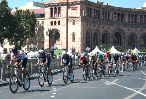 Okolo Arménie jsme vyhráli etapu, vezli dres lídra, v GC skončili čtvrtí, vyhráli týmovou soutěž a získali 28 UCI bodů. Vyhráli jsme i poslední závod ŠKODA CUP