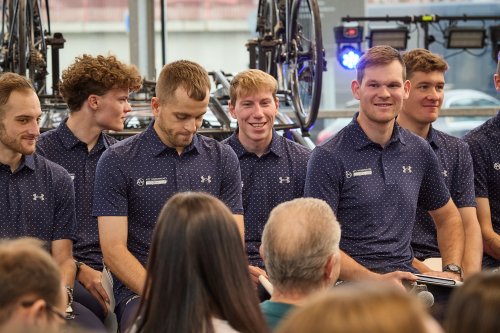 Závodní program je na poměry kontinentálního týmu ohromující. Víc jak sedmdesát závodů ve dvaceti zemích světa