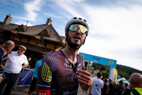 ATT Investments zviditelnili především Michal Schuran ziskem vrchařského dresu a Márton Dina dojíždějící na Pustevny v elitní společnosti top světových cyklistů
