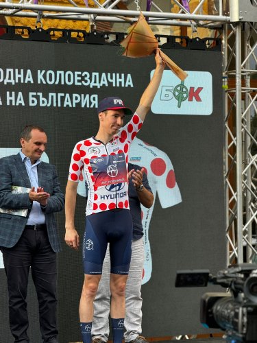 Po pobytu v celodenním úniku a následném čtyřicetikilometrovém sólu vítězí s víc jak dvouminutovým náskokem Jakub Otruba!