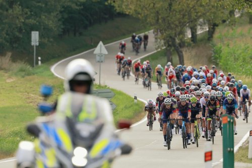 Cyklisté ATT Investments závodili v uplynulém týdnu na třech frontách. Vítězství se dočkali na Velké ceně Hradce Králové, která se stala kořistí Matúše Štočka
