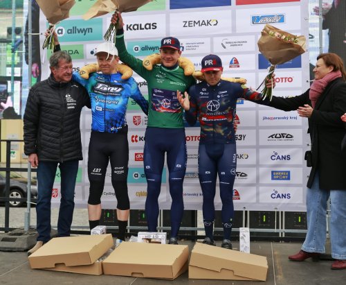 Naprosto nevídaná dominance našeho týmu na prvním závodě ŠKODA CUP ve Velké Bíteši. Obsadili jsme první a třetí místo a mezi prvním dvanácti jsme měli osm jezdců