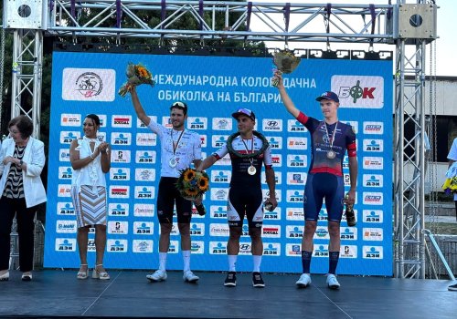 V první etapě Okolo Bulharska obsadil Matúš Štoček třetí místo. V první nepočetné skupině dojel i lídr na celkové pořadí Márton Dina