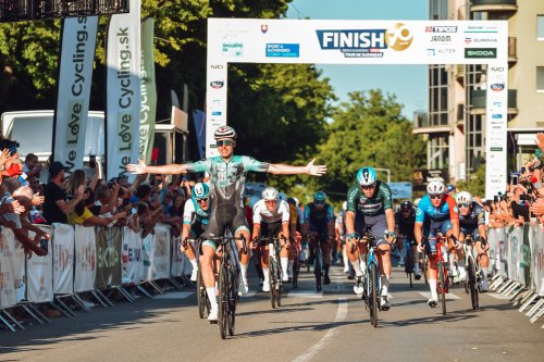 Okolo Slovenska dva naši v druhé desítce celkového pořadí. Z dílčích třikrát top 10 v etapách, z toho jedno pódium a ve čtyřech z pěti etap v denních únicích