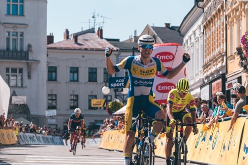 Uprchlíci uspěli v 1. etapě Sazka Tour. Vyhrál Herregodts