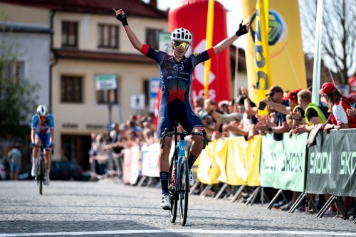 Filip Řeha zvítězil ve 48. ročníku závodu Velká Bíteš-Brno-Velká Bíteš, když se prosadil z úniku tříčlenné skupiny!