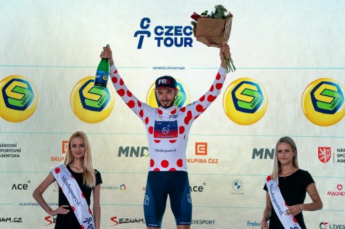 ATT Investments zviditelnili především Michal Schuran ziskem vrchařského dresu a Márton Dina dojíždějící na Pustevny v elitní společnosti top světových cyklistů