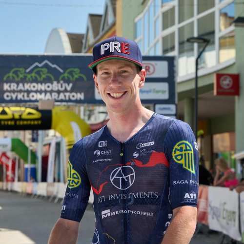 Krakonošův cyklomaraton plně v režii našich jezdců. Vítězem se stal místní rodák Šimon Vaníček